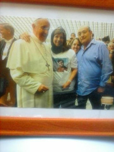  Los padres de Rodrigo Rivarola fueron recibidos por el Papa Francisco quien les dio una gran ayuda en un difícil momento.