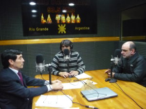 Los licenciados Fabio Seleme y Carlos Cabral, visitaron los estudios de Radio Universidad (93.5 MHZ)