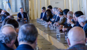 El rector de la Universidad Nacional de Tierra del Fuego (UNTDF), Juan José Castelucci, participó del encuentro de Rectores celebrado este martes en la Casa Rosada, convocado por el propio Presidente de la Nación Mauricio Macri.