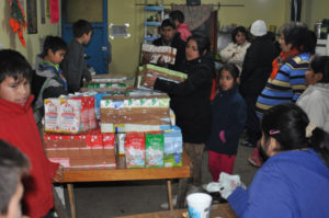 Estudiantes recolectaron 600 litros de leche.