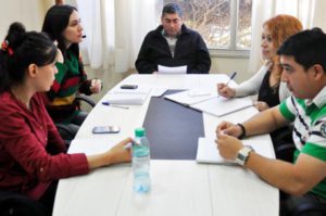 Este martes a la mañana se realizó en la Secretaría de Producción y Ambiente un encuentro del Cluster de Pesca de Tierra del Fuego para avanzar en la habilitación definitiva del punto de venta de pescado fresco. Su inauguración está prevista para fines de este mes de mayo.