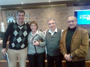 En la imagen, el Ing. Néstor García (Decano de la Facultad Regional Concepción del Uruguay), Lic. Rosa Almandoz (Secretaria de Planeamiento del Rectorado), Ing. Mario Ferreyra (Decano de la Facultad Regional Río Grande), Ing. Nicolás Di Paolo (Decano de la Facultad Regional Reconquista).