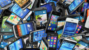El país que se encuentra al tope de las ventas de celulares, también está en la cima del contrabando, con unas tres mil unidades que este año habrán ingresado ilegalmente.