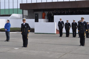 El acto, realizado este viernes, fue encabezado por el Comandante de la Fuerza de Infantería de Marina Austral (FAIA), Capitán de Navío de IM Néstor Carlos Bueno, el Comandante del DNRD, Capitán de Corbeta de IM Christian Gabriel De Gregori y el secretario de Participación y Gestión Ciudadana, doctor Federico Runín, en representación del Ejecutivo municipal.