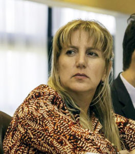 La legisladora del FPV Myriam Martínez responsabilizó al diputado y dirigente de la UOM Oscar Martínez de la situación de los despedidos de la industria.
