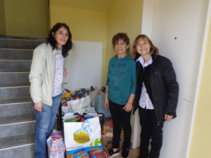 Los alimentos que fueron recibidos por la responsable de este comedor, María González.