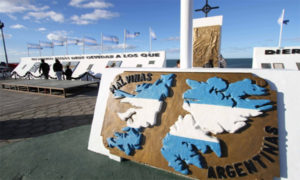 Ante el conocimiento de las actividades militares que el Reino Unido pretende realizar en la zona marítima circundante a nuestras a las Islas Malvinas, los Centro de Veteranos de Río Grande, como de Ushuaia organizaron respectivas marchas en repudio de estos actos bélicos para este jueves a las 21 horas.