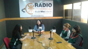 Las profesoras Mabel, Anahí y Marianela, visitaron los estudios de Radio Universidad (93.5 MHZ) para dialogar con “De la Mejor Manera” sobre esta nueva jornada de Educación Sexual Integral.