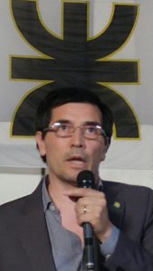 El licenciado Carlos Cabral disertó en el segundo debate sobre la industria fueguina.