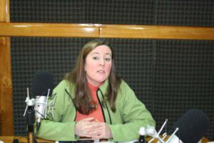 La presidente de la Asociación Rural de Tierra del Fuego Lucila Apolinaire mostró gran preocupación porque continúan los matarifes de la provincia cerrados, cuando está a punto de comenzar la temporada de faena de los corderos, además de la de los vacunos.