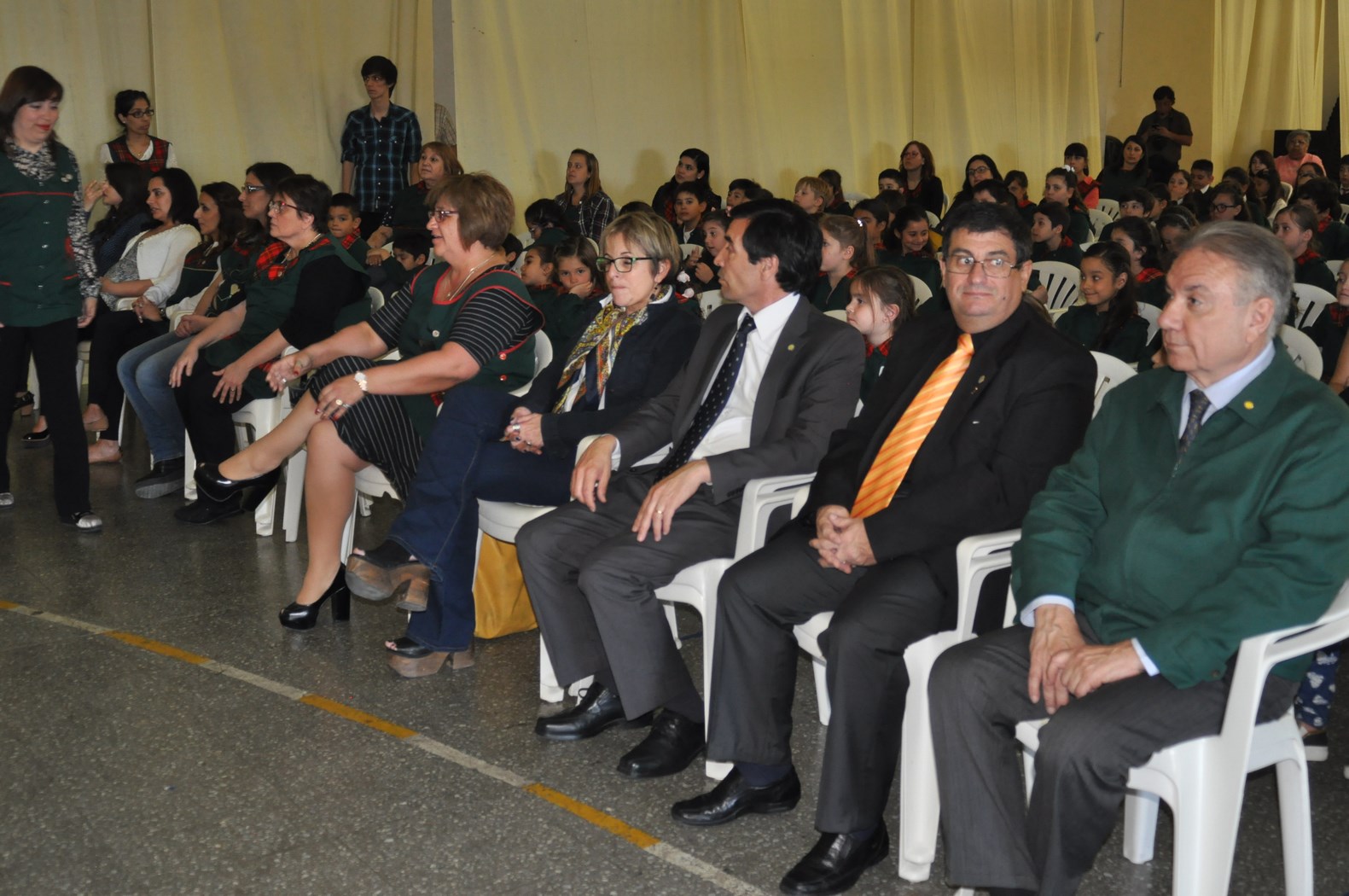 Se realizó el acto de cierre del período lectivo de la Escuela Austral de Enseñanza Bilingüe –EADEB- .