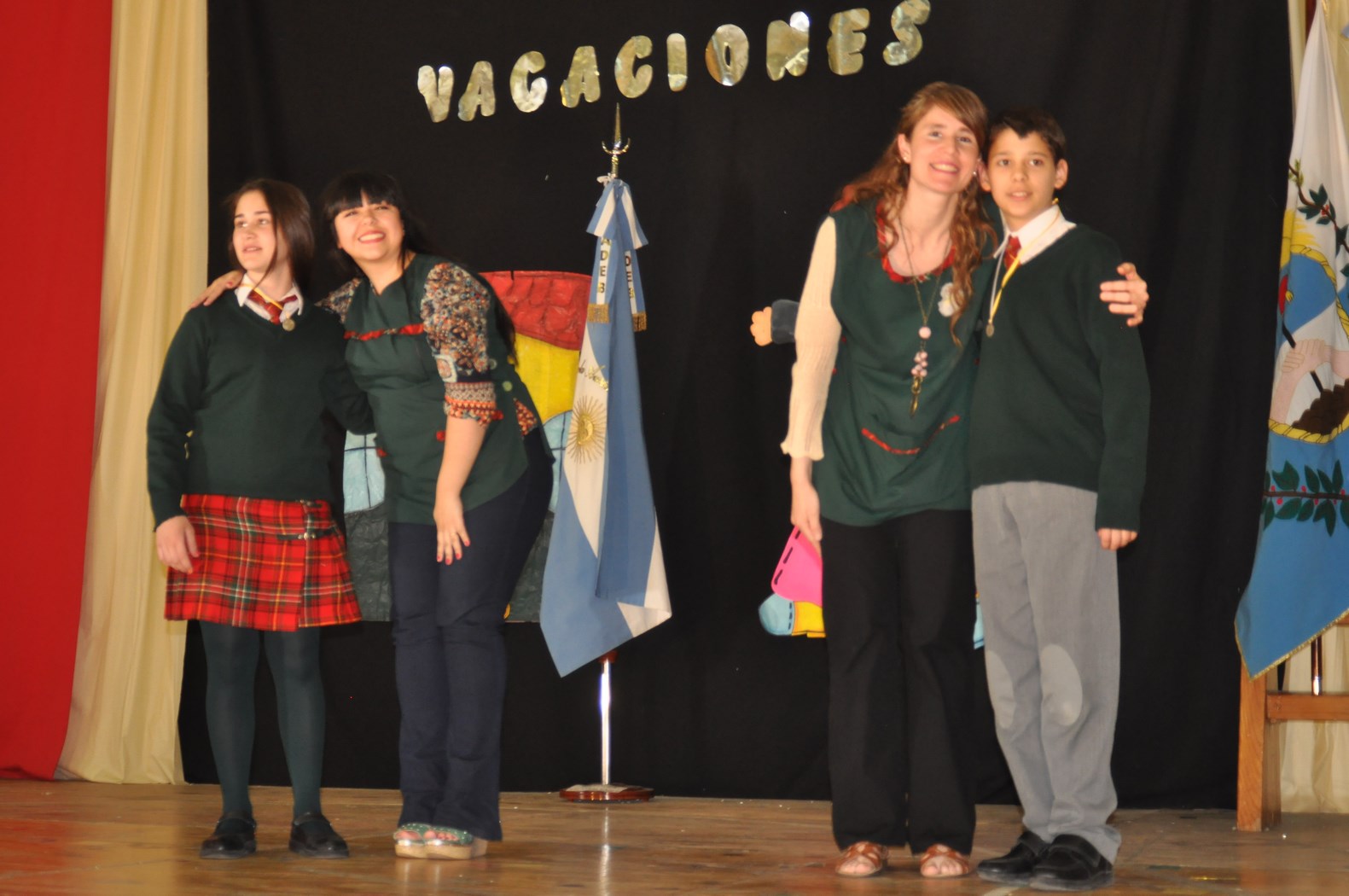 Se realizó el acto de cierre del período lectivo de la Escuela Austral de Enseñanza Bilingüe –EADEB- .
