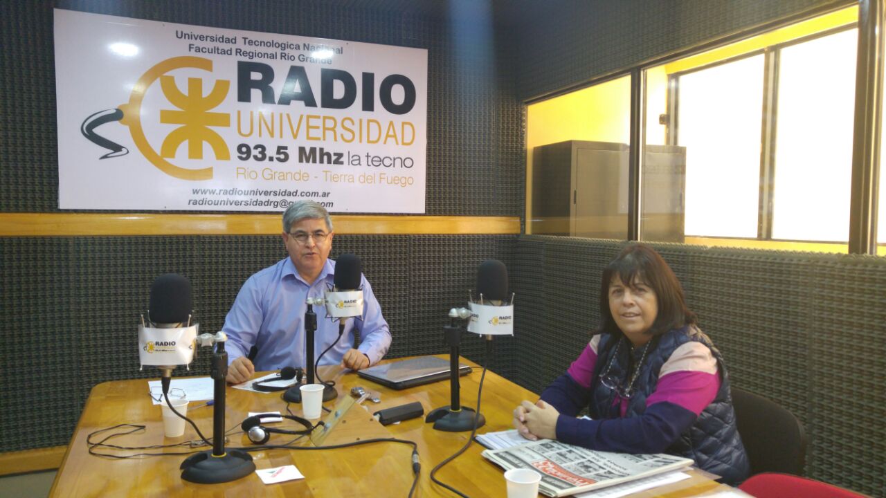 La legisladora Liliana Martínez Allende visitó los estudios de Radio Universidad (93.5 MHZ).