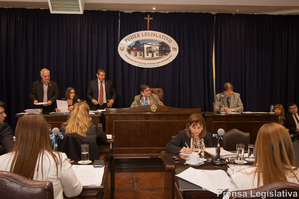 El vicegobernador Juan Carlos Arcando, presidió una nueva sesión legislativa.