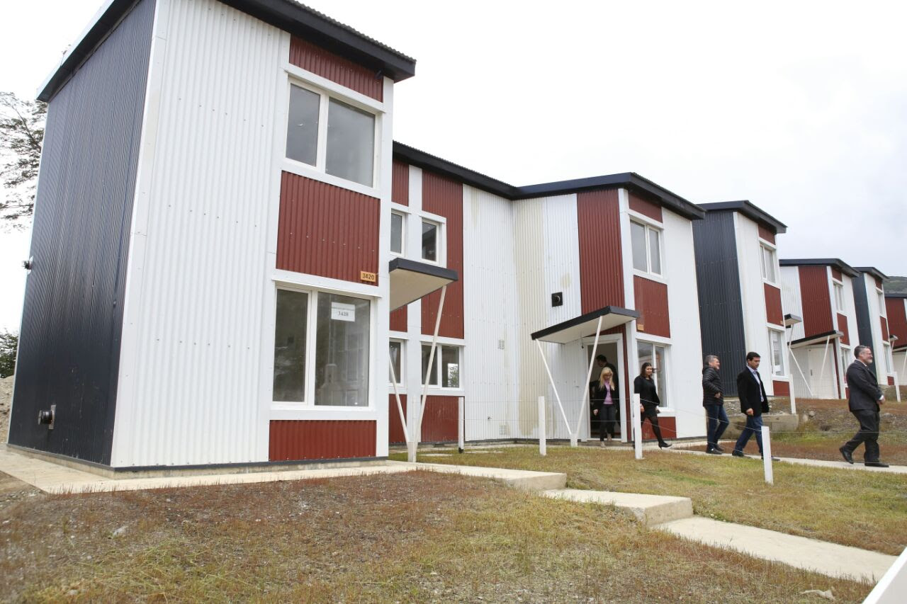 La vicepresidente Gabriela Michetti entregó llaves de nuevas viviendas.