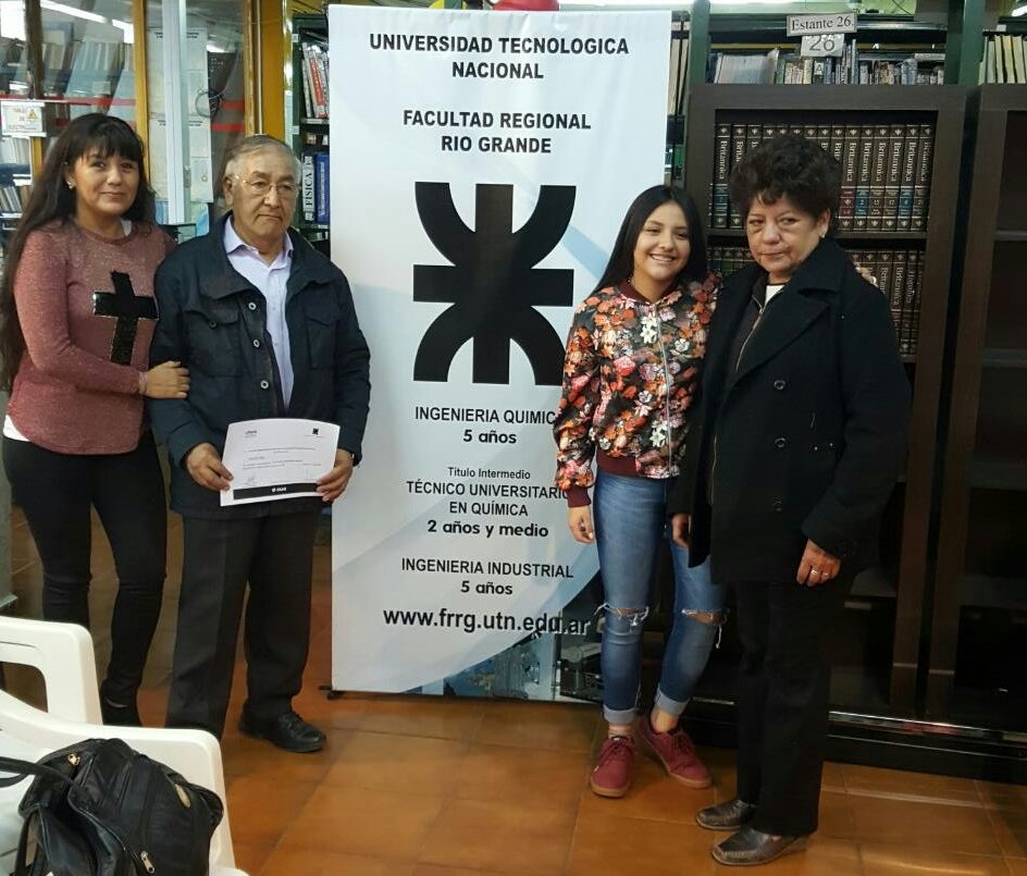 Afiliados al Pami recibieron sus respectivos diplomas de finalización de cursos que se dictan en la Universidad Tecnológica Nacional Facultad Regional Río Grande.