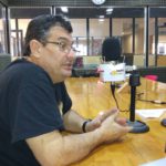 El ingeniero Álvarez visitó los estudios de Radio Universidad