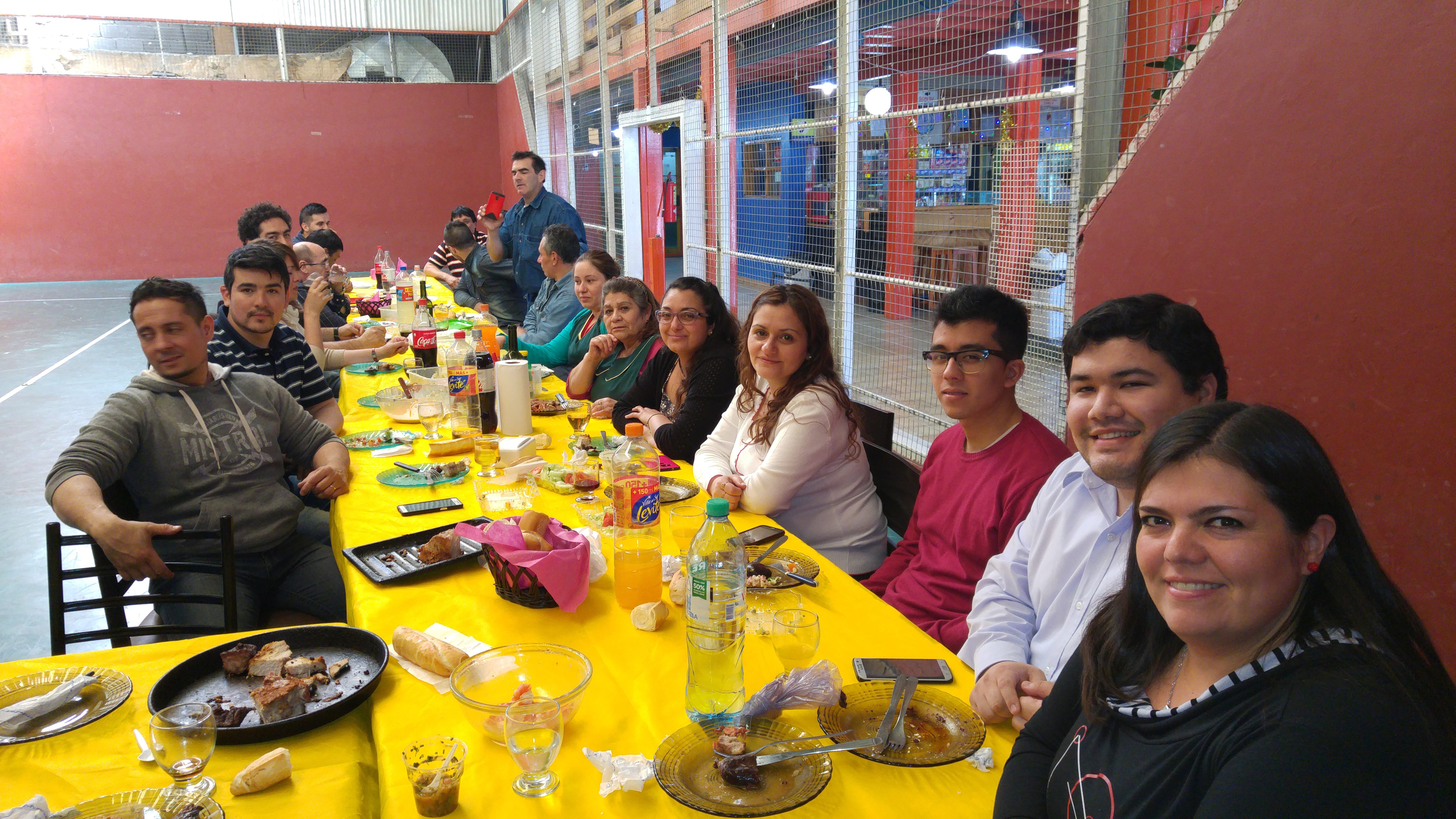 La comunidad educativa de la UTN celebró el cierre del ciclo lectivo con el tradicional brindis de fin de año.