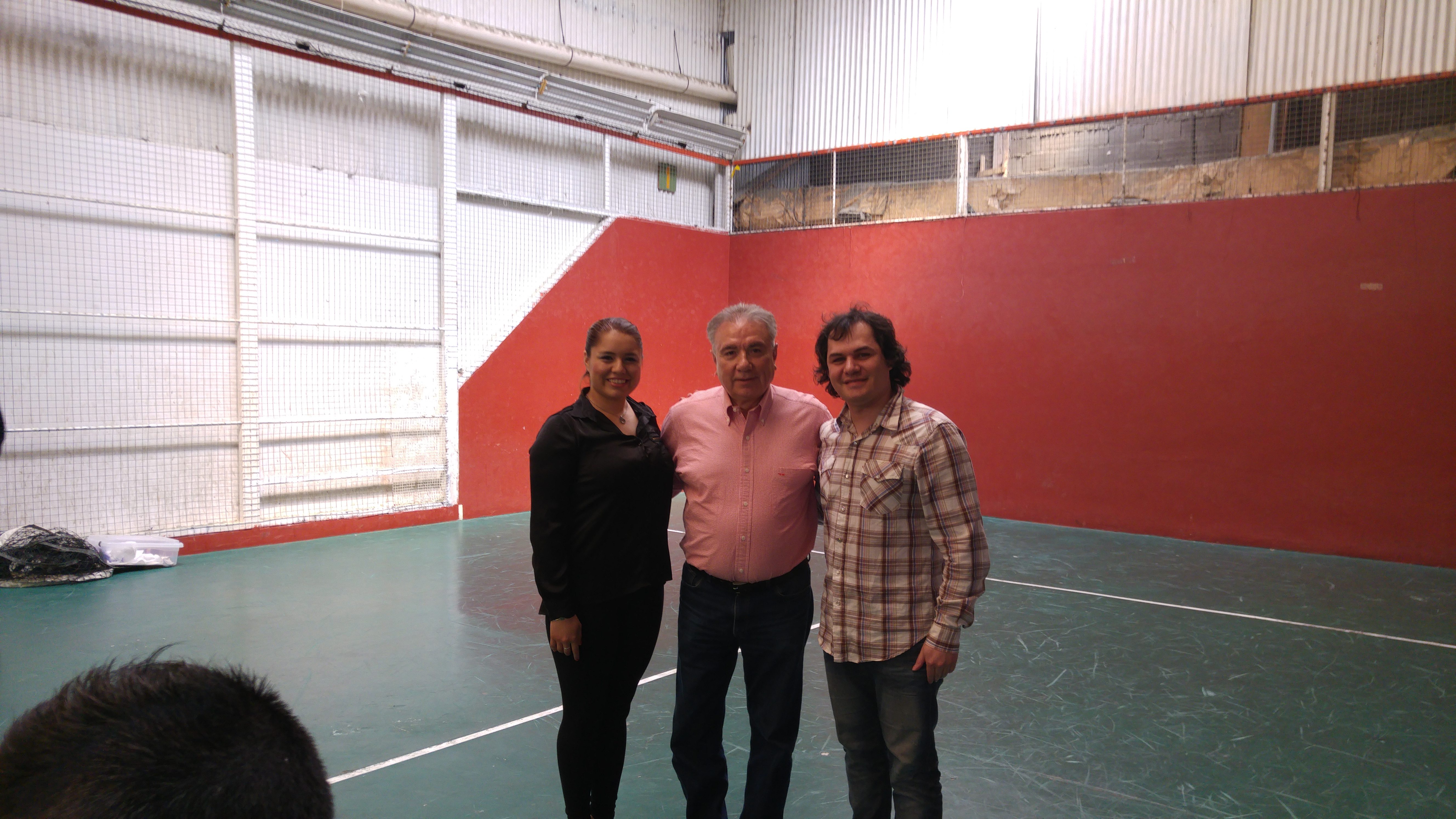 El Ingeniero Ferreyra junto a los profesores que dictarán Tango en la UTN.