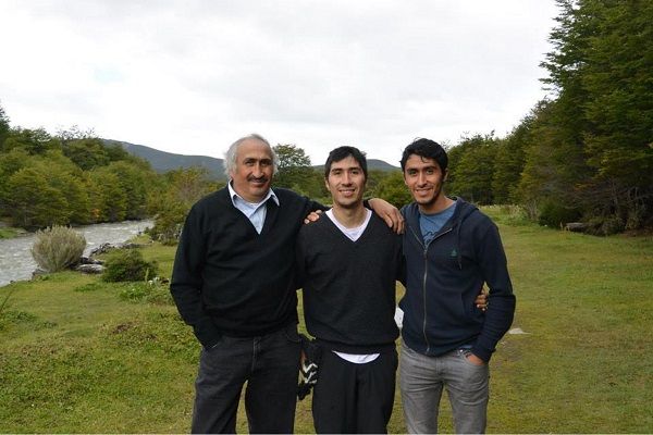 Cristian es el tercero de los hermanos, el mayor es Néstor de 36 años y arquitecto de profesión, luego le sigue Oscar, de 35 y el menor, de 27 años quien se recibió de Ingeniero Químico.