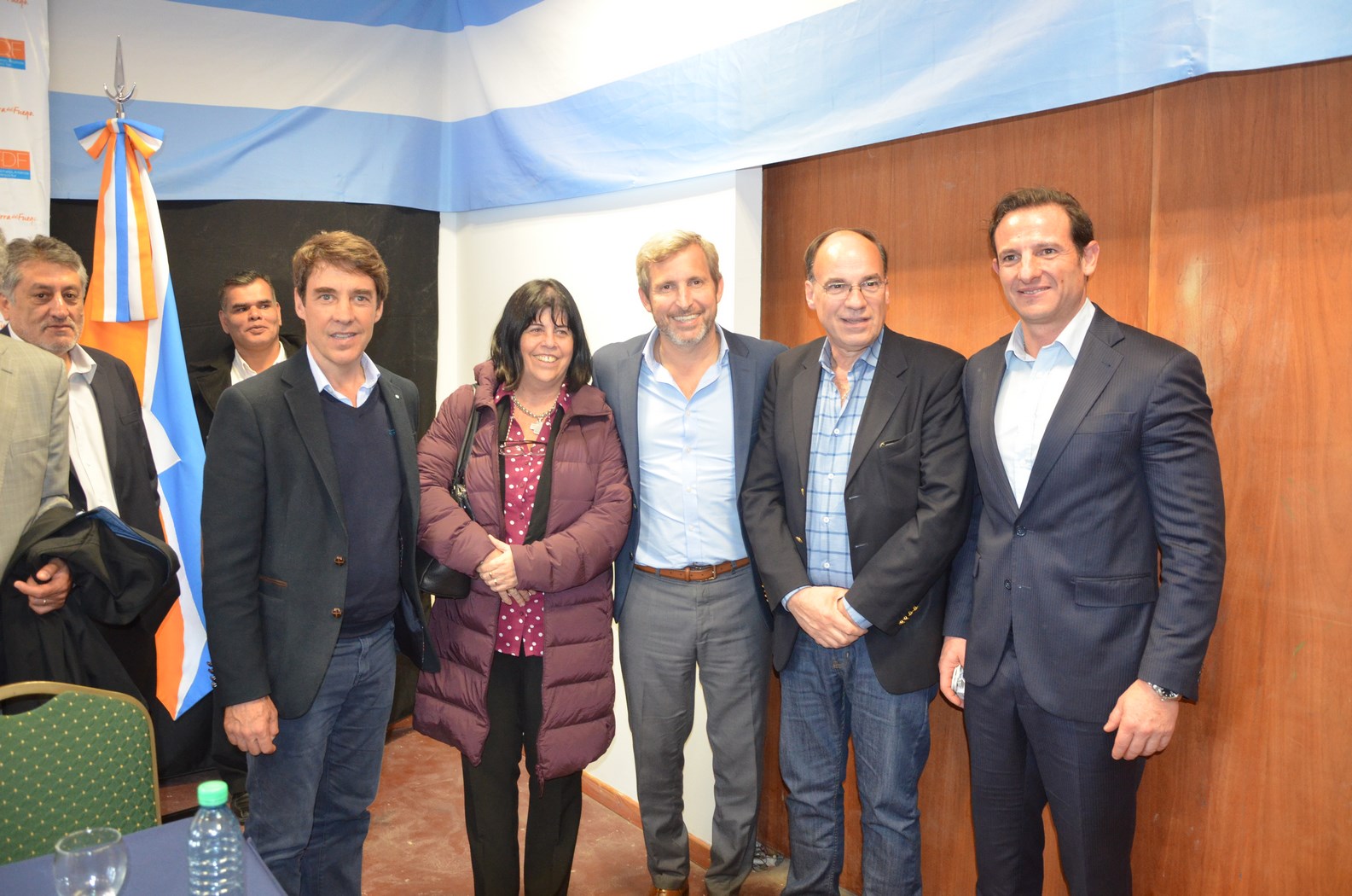 El ministro Frigerio junto a los referentes del PRO de Tierra del Fuego.