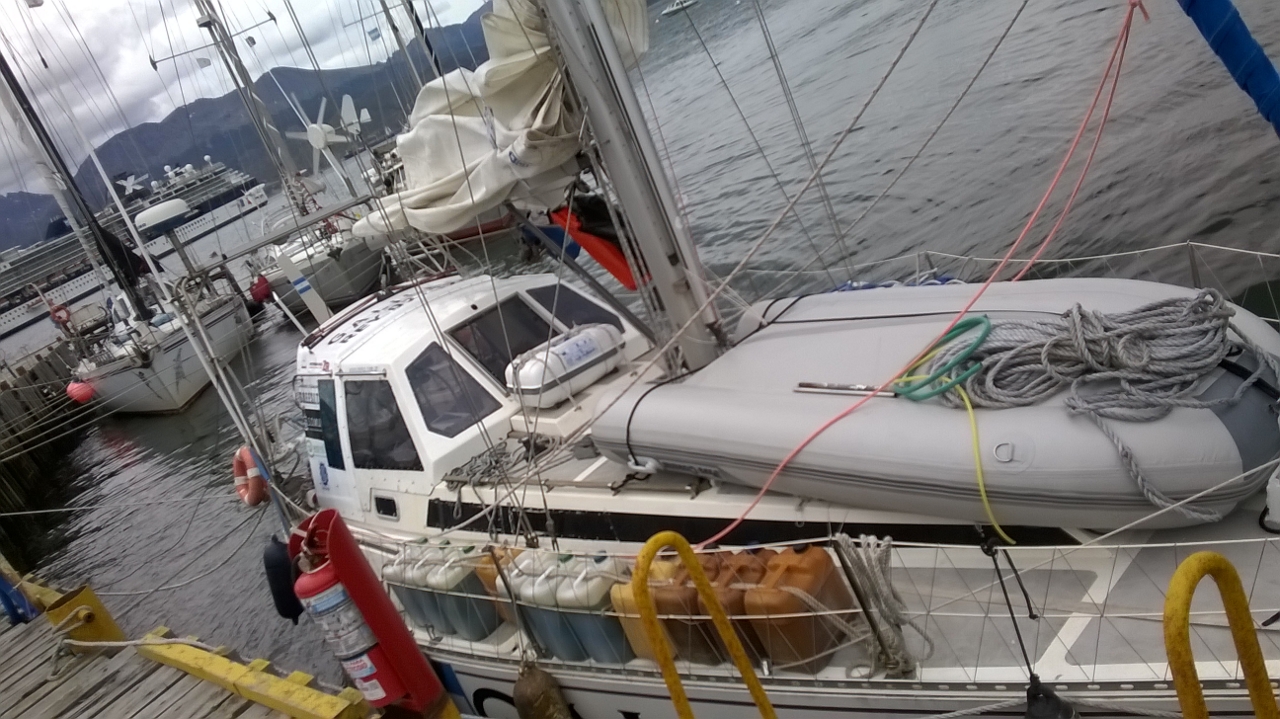 Amarró este sábado en Ushuaia el velero ‘Galileo’ cuyos tripulantes vienen a homenajear a los fallecidos en el hundimiento del Crucero ARA General Belgrano ocurrido en mayo de 1982.