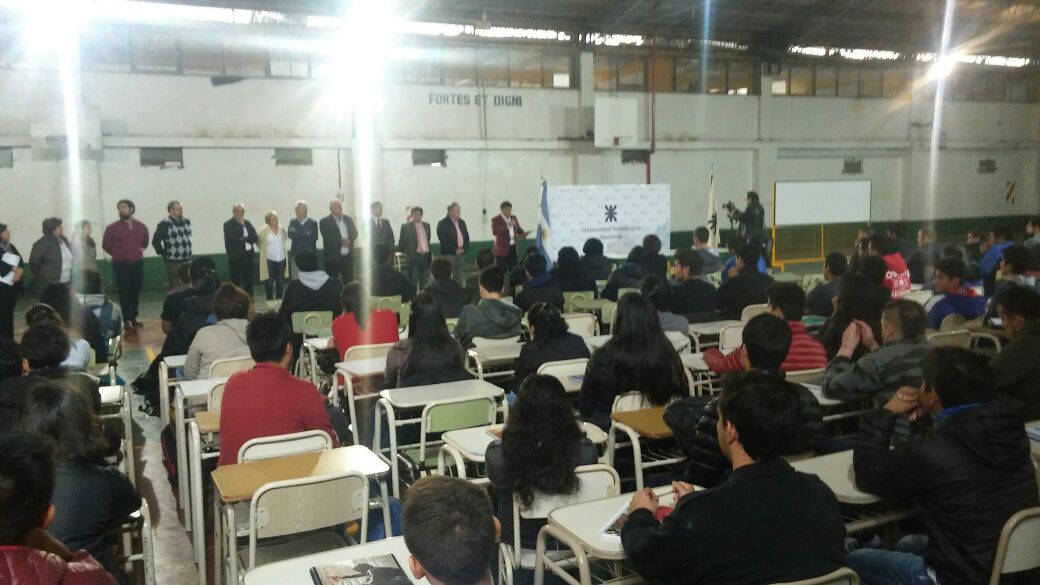 Autoridades, alumnos y docentes de la UTN participaron del acto formal que dio inicio al ciclo lectivo 2017.