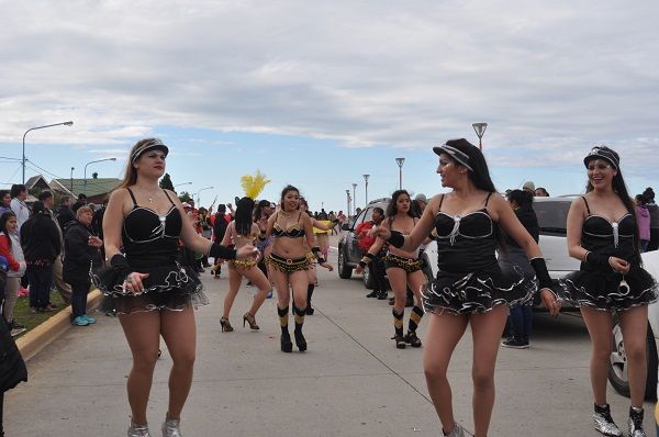 El masivo acompañamiento del público le dio el calor al carnaval provincial 2017.