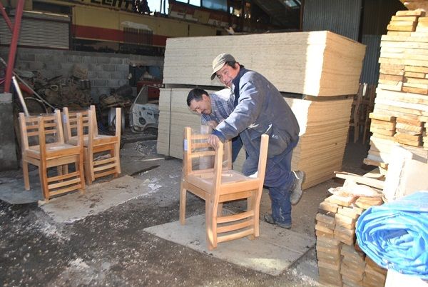 Avanza la fabricación de muebles realizada por manos fueguinas en Tolhuin para el IPES Paulo Freire de Río Grande.