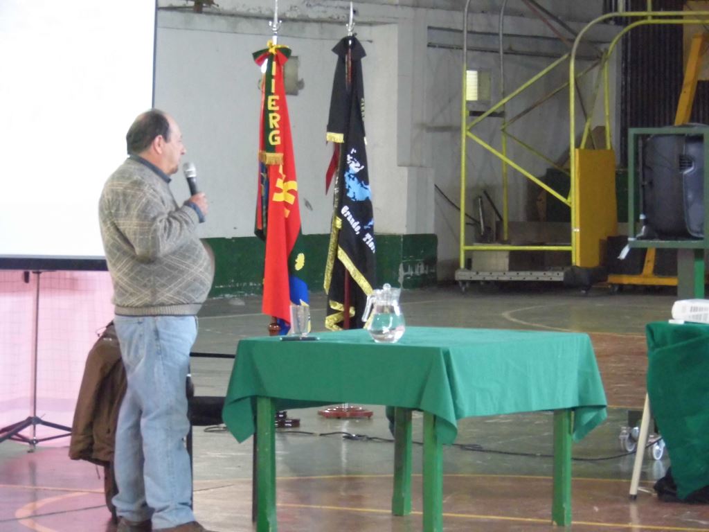 El teniente Crippa brindó una charla sobre la cuestión Malvinas destinada a los alumnos del CIERG.