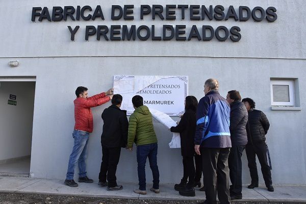 Este martes a la mañana se realizó un emotivo acto en memoria del fallecido Jaime Marmurek en la fábrica de Pretensados y Premoldeados de la Cooperativa Eléctrica.