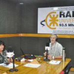 La escritora Mirtha Aracena visitó los estudios de Radio Universidad