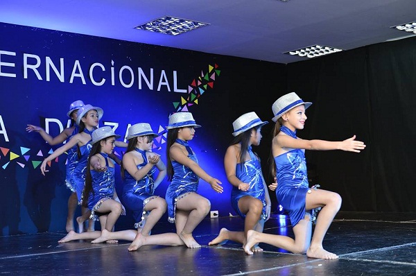 El Festival de danza ‘Vaivén’ colmó el Centro Cultural Yaganes.