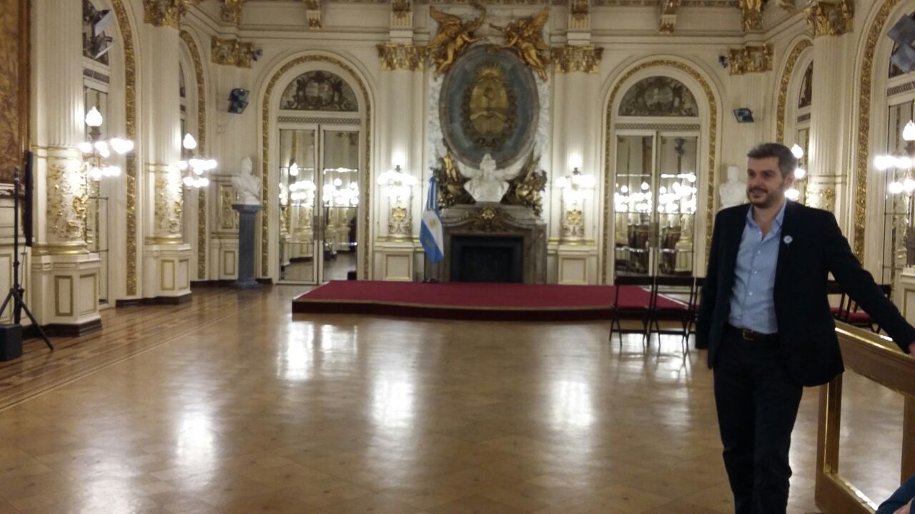 El Jefe de Gabinete de la Nación, Marcos Peña, recibió a los 35 alumnos de 5to año del CIEU en la Casa Rosada.