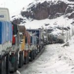 Fuertes nevadas complican la llegada de alimentos y gas