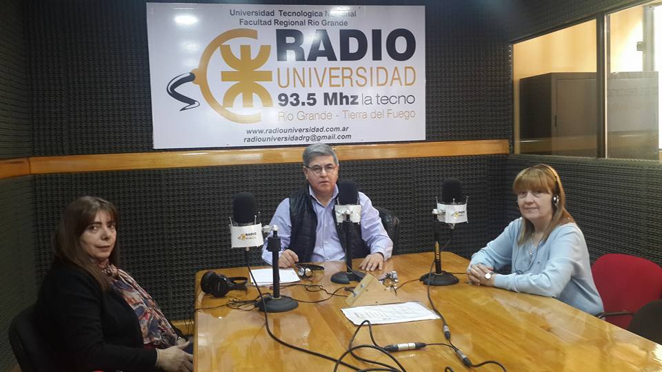 Cecilia Salomón y 'Chispita' Fadul visitaron los estudios de Radio Universidad (93.5).