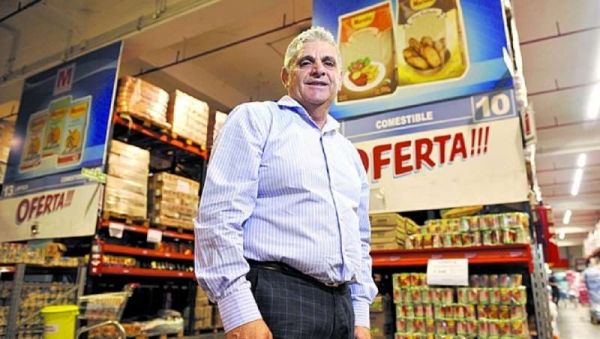 El propietario de la distribuidora mayorista Maxiconsumo Victor Fera, además fábrica de alimentos de reconocidas marcas como Marolio y Molto, confirmó a Radio Universidad 93.5 la decisión de abrir una sucursal en Ushuaia y otra en Río Grande en el corto plazo.