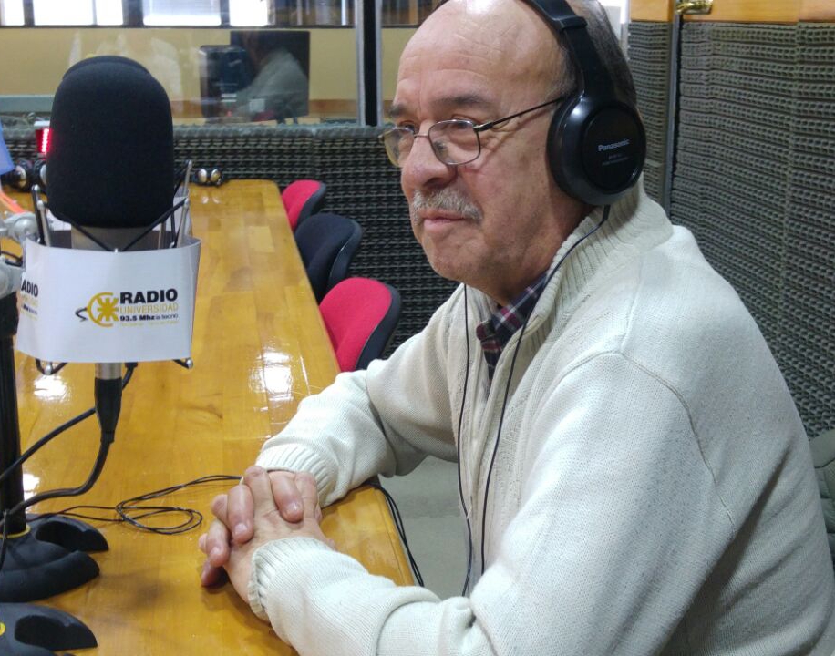 El periodista y profesor David Sánchez, padre de Belén, visitó los estudios de Radio Universidad (93.5) para formar parte del “Personaje de los viernes” en donde revivió la llegada de su familia a Tierra del Fuego.
