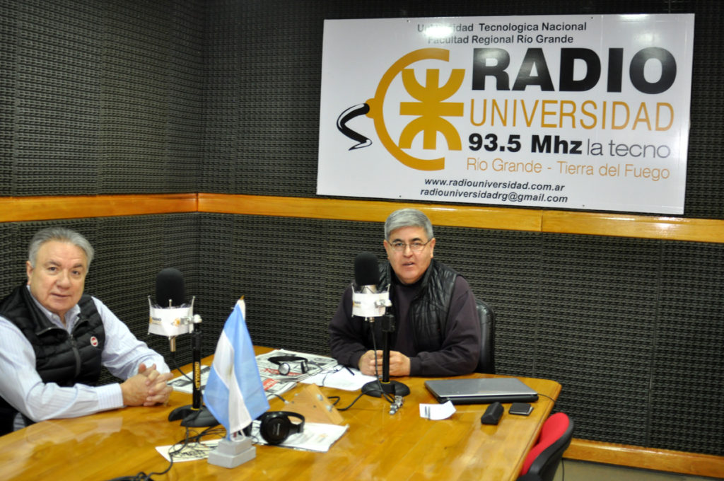 El ingeniero Mario Ferreyra, Decano de la Facultad Regional Río Grande de la Universidad Tecnológica Nacional, fue entrevistado en el programa ‘Dos Preguntan’ que se emite por Radio Universidad (93.5 MHZ) sobre la nueva estructura de la Facultad Regional Río Grande de la UTN que pasará a denominarse ‘Facultad Regional Tierra del Fuego’, con lo que tendrá carácter provincial.