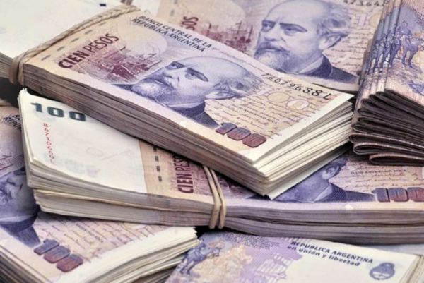 Con la realidad económica que nos golpea en la cara a todos los fueguinos, con más de 5.800 despidos en la faz privada en el último año y un alto nivel de desocupación, tener 200 millones de dólares, más el endeudamiento por el convenio con ANSES, y no afectarlo a la ejecución concreta de obras, más que una picardía es un verdadero pecado”, definió el parlamentario.