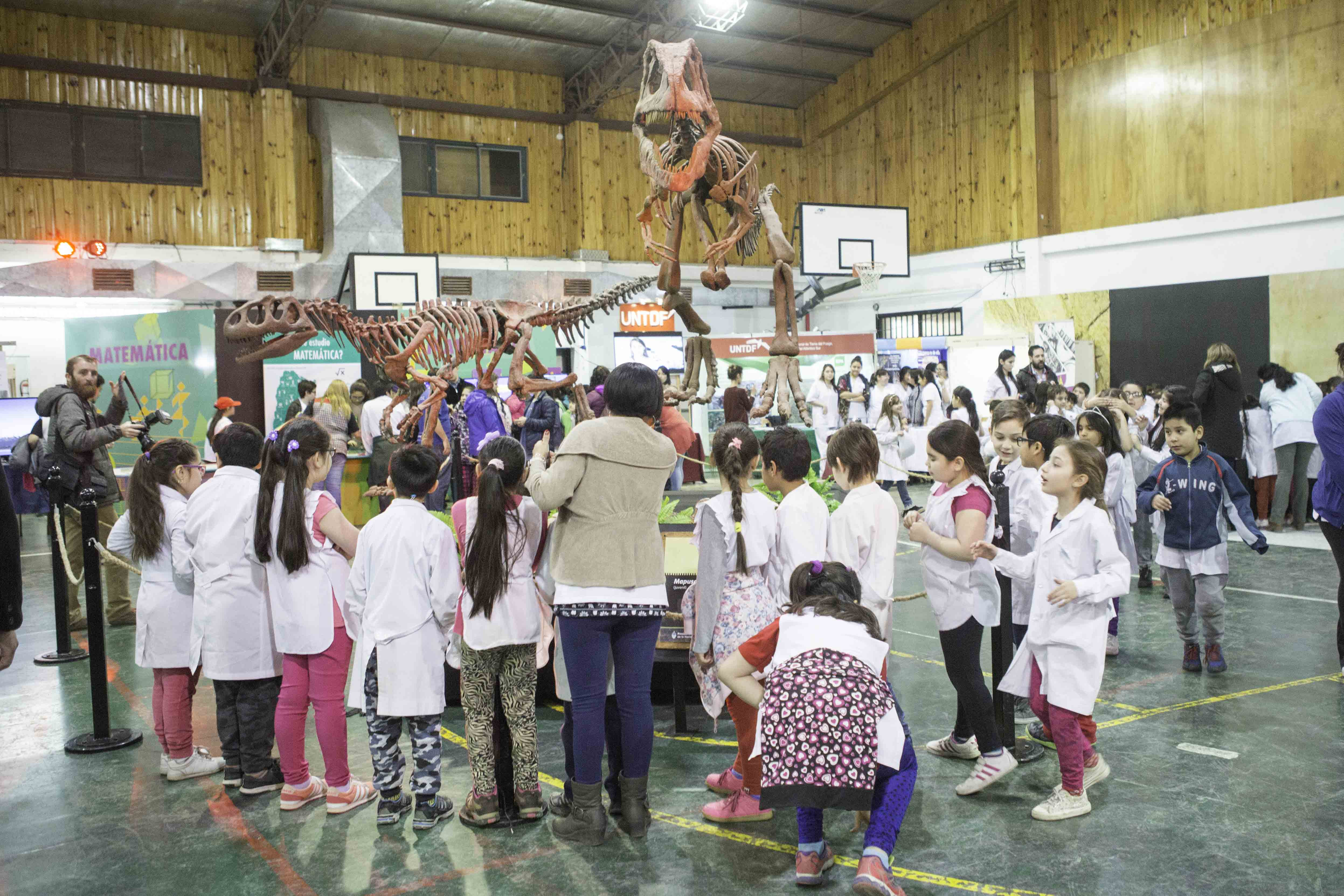 Inauguraron la "Muestra Provincial de Ciencia y Tecnología" en Ushuaia