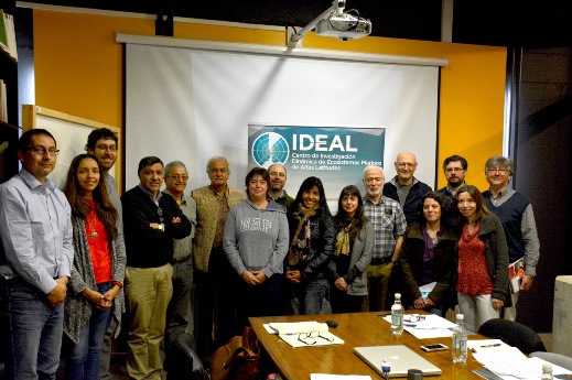 Junto a otros convocados visitó las sedes del Centro IDEAL en Valdivia y Punta Arenas como evaluadores del Proyecto FONDAP.