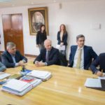 Bertone firmó la prórroga de la concesión del área Cuenca Marina Austral