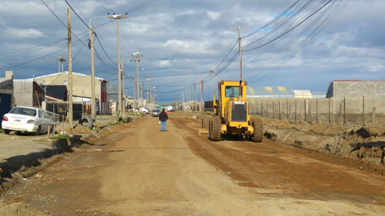 Abel Cóccaro estimó que en enero estarán todas las calles licitadas totalmente pavimentadas.