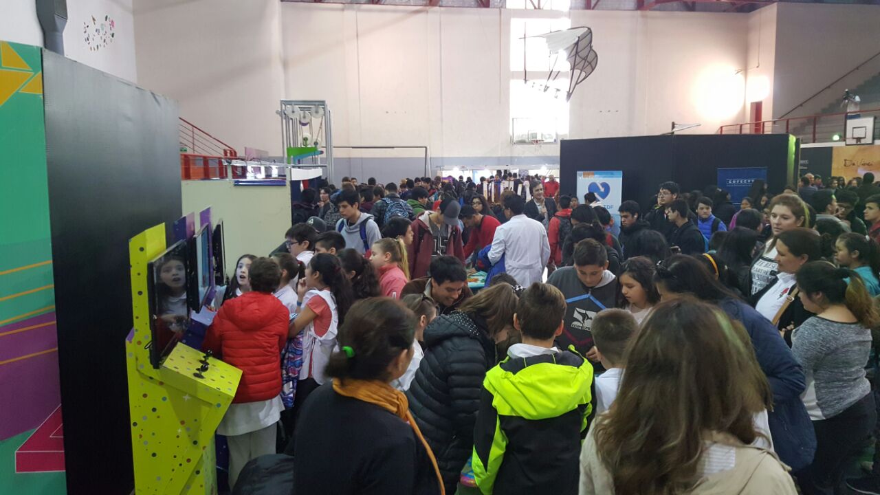 Con la participación de la Facultad Regional Tierra del Fuego, comenzó la Feria Provincial de Ciencia y Tecnología en Río Grande.