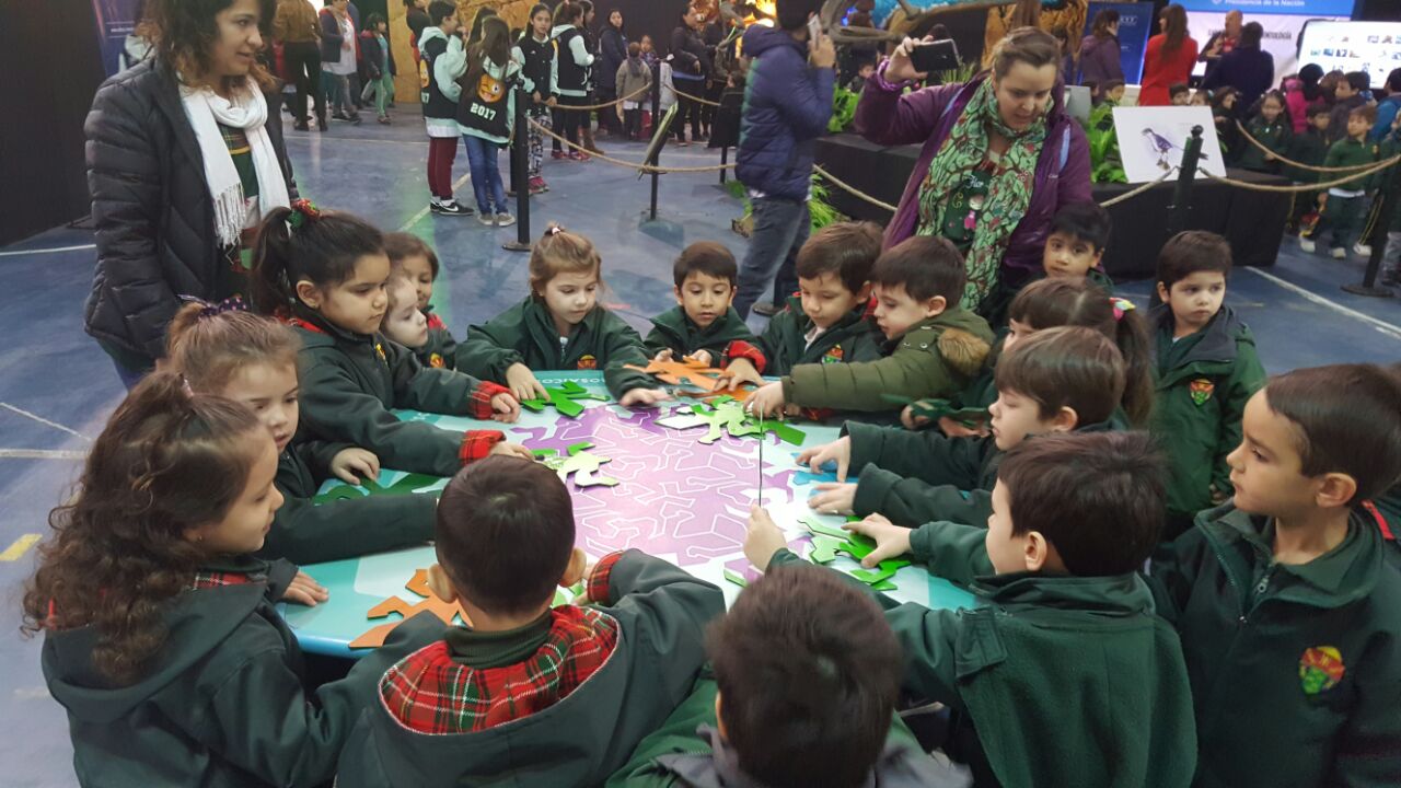 La sala de 4 del Rosario Vera presente en el inicio de la Feria Provincial de Ciencia y Tecnología.