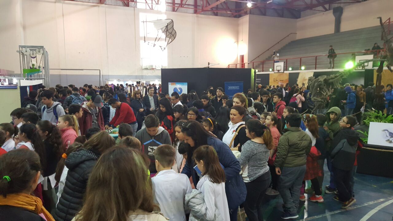 Con la participación de la Facultad Regional Tierra del Fuego, comenzó la Feria Provincial de Ciencia y Tecnología en Río Grande.