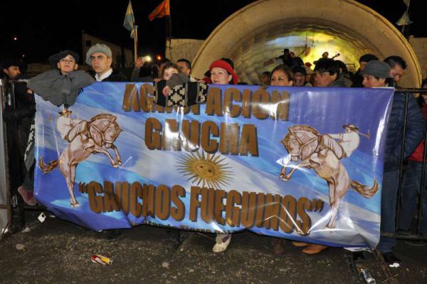 Multitudinaria Primera Gran Jineteada Nocturna.