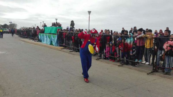 Una multitud acompañó los festejos por el día de la primavera.