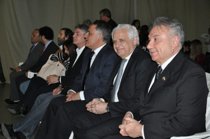 El Decano de la Facultad Regional Tierra del Fuego, Ing. Mario Ferreyra, junto al Ing. Ricardo Chacra, presidente de la petrolera ROCH.